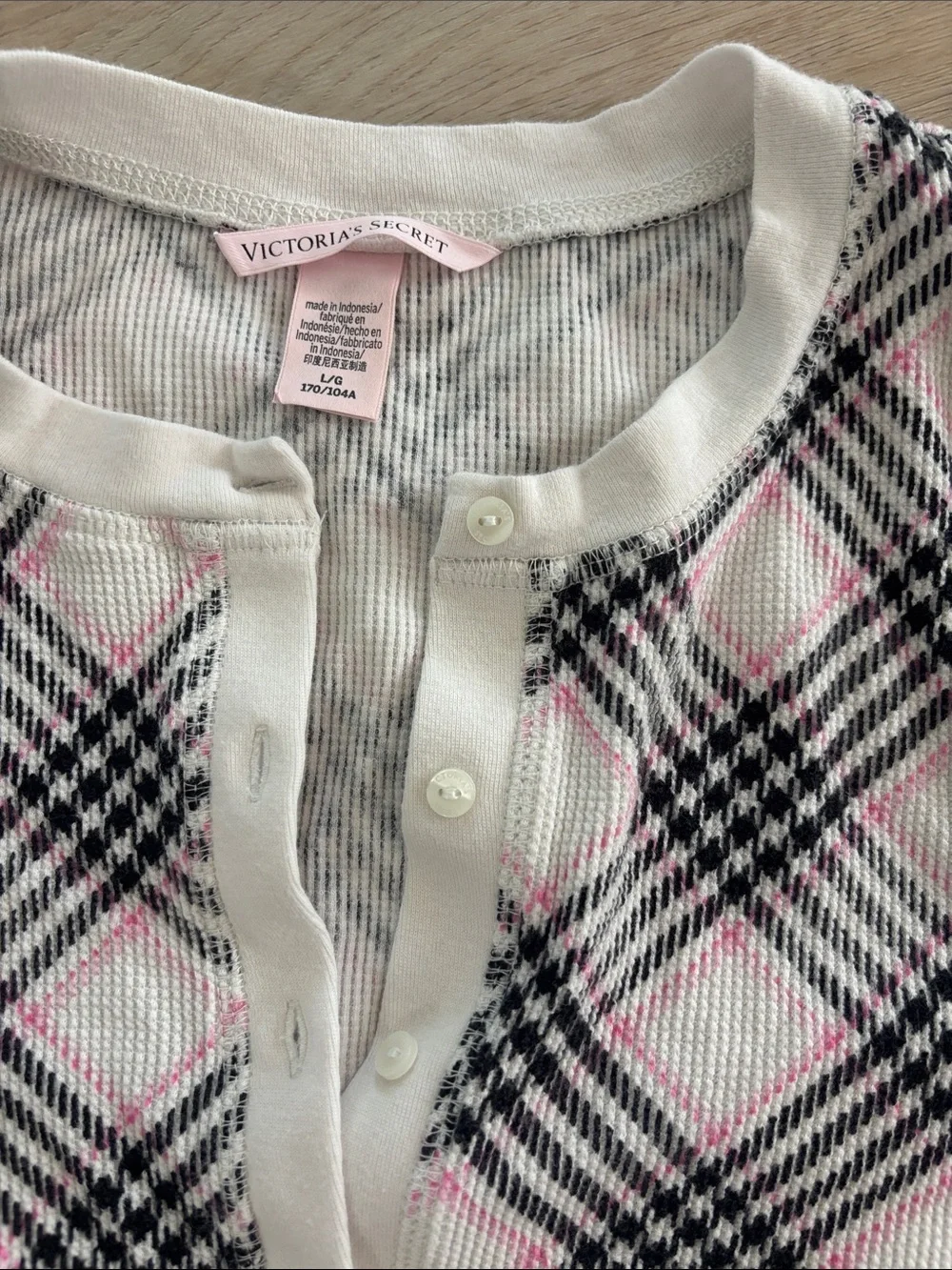 Victoria’s Secret Thermal Short PJ Set plaid like new Large SOFT